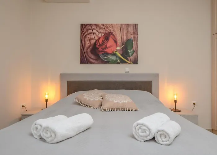 Deluxe Irene1 Апартаменты *